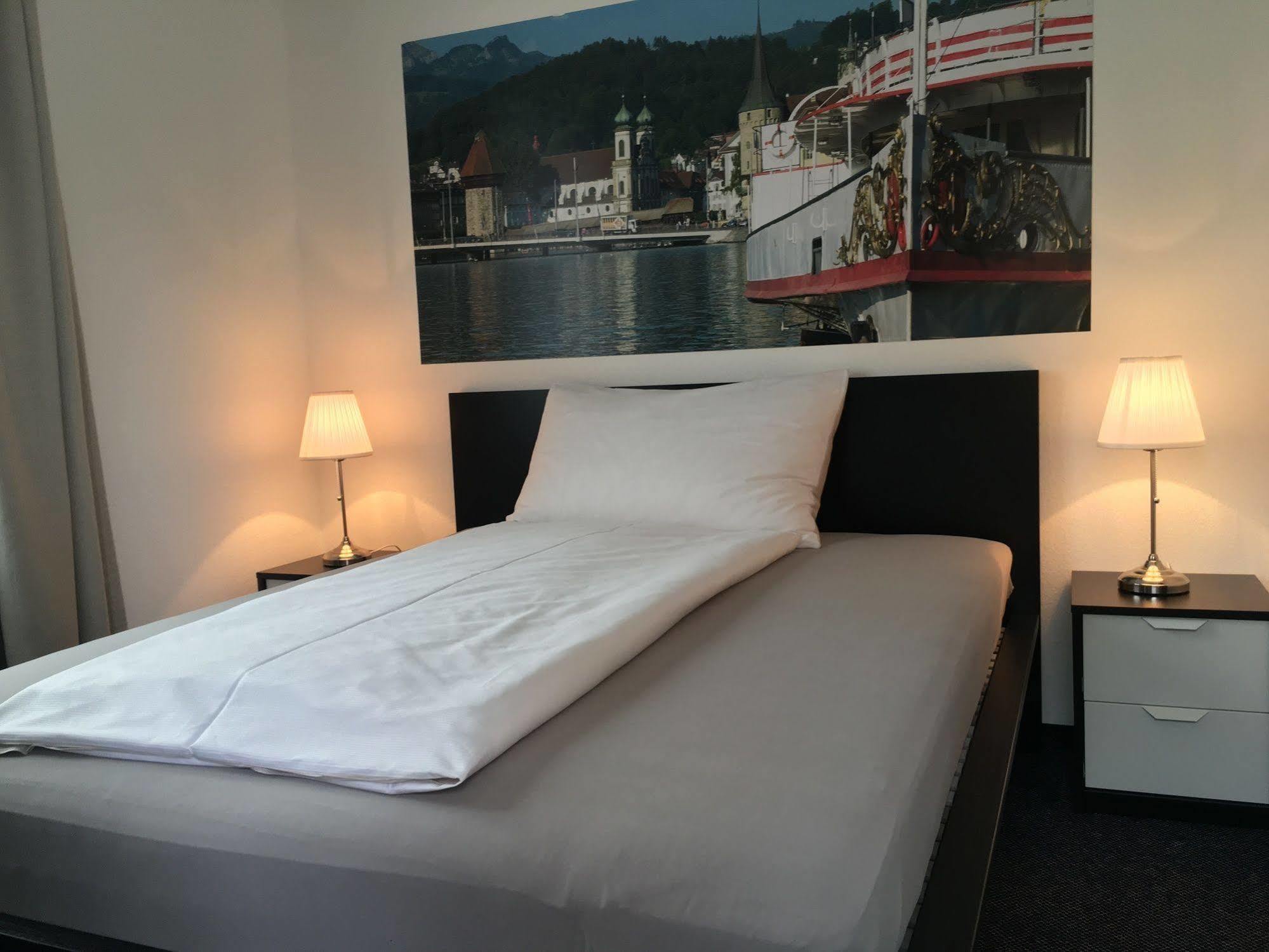 Hotel Spatz Lucerna Exterior foto